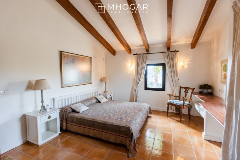 Rústica Elegancia - Casa de Campo a la venta en Benissa!